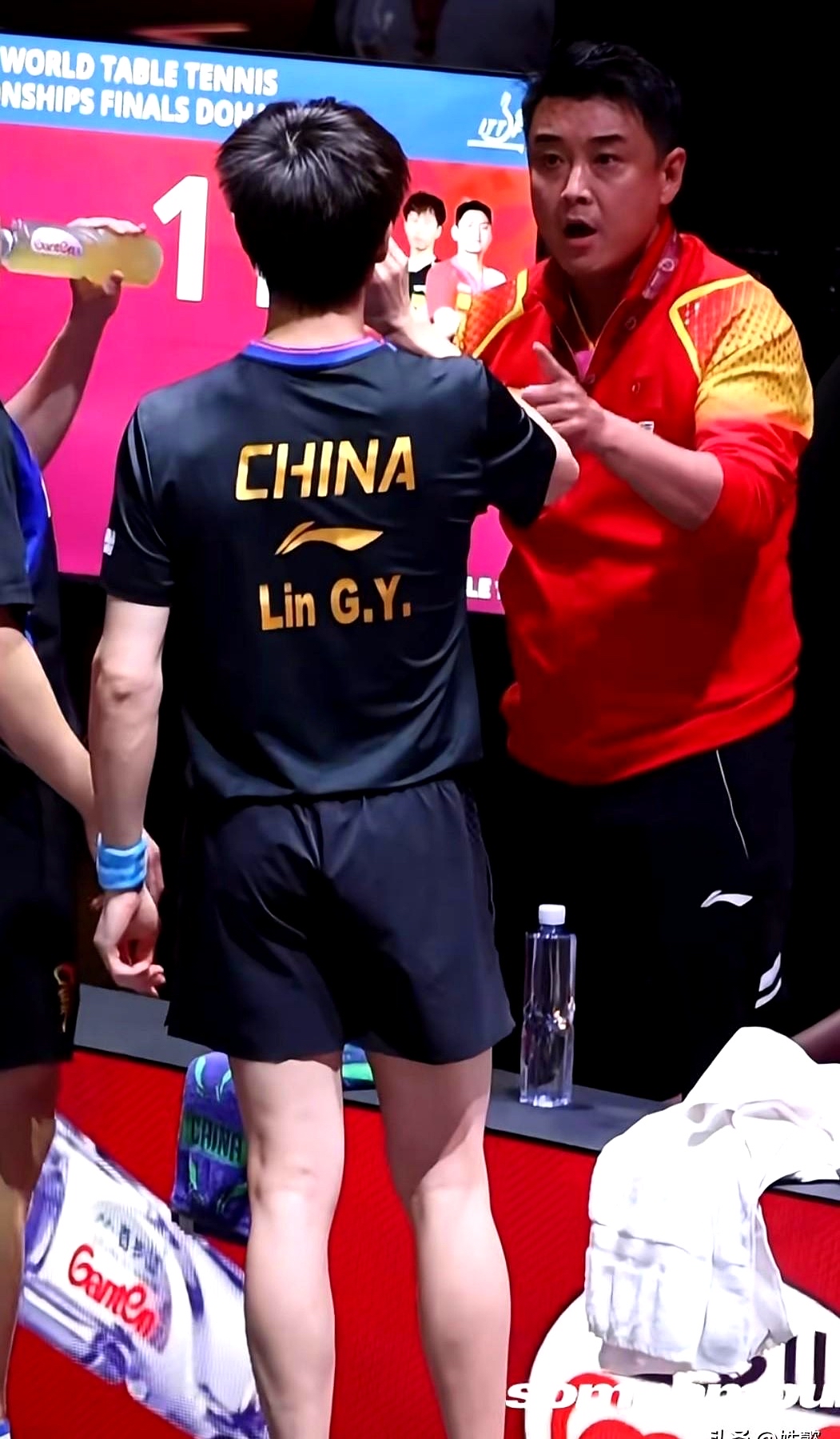 中国队险胜日本队，王皓点燃赛场