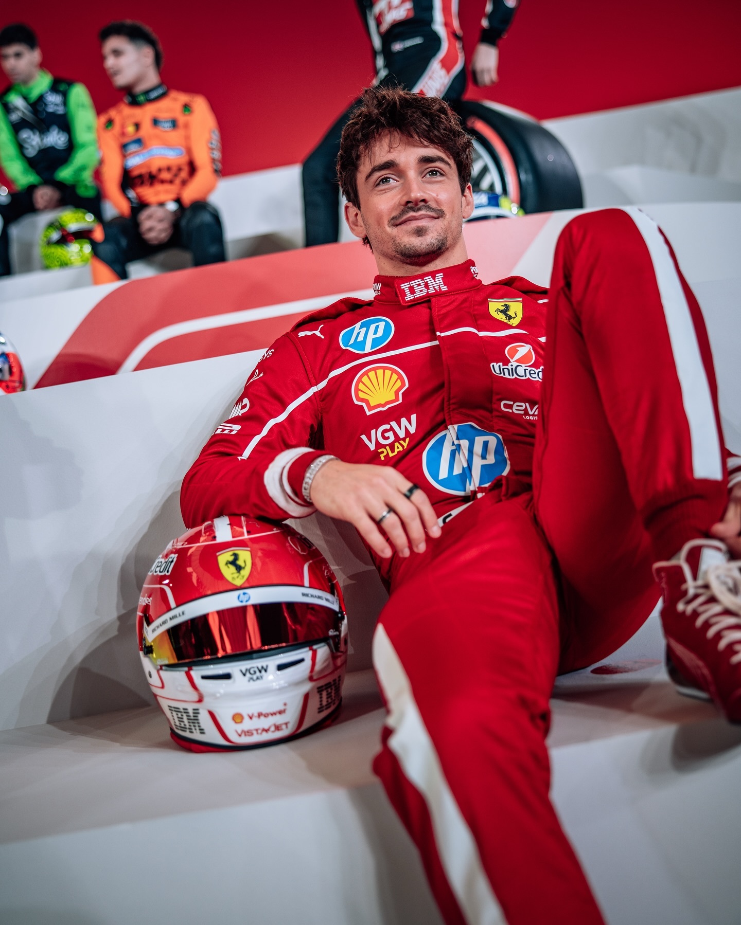 哈斯车队险胜迈凯伦，汉密尔顿关键制胜