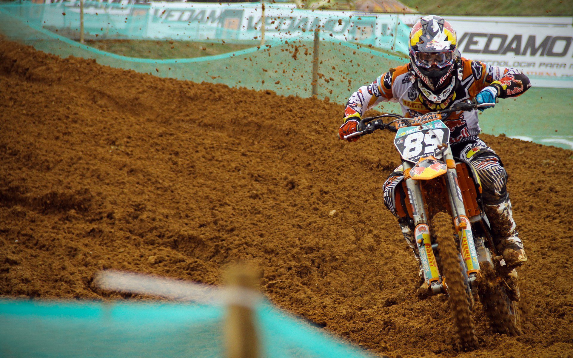 当苏格兰格子裙飘荡在玻利维亚高原,一场F1式的足球战争