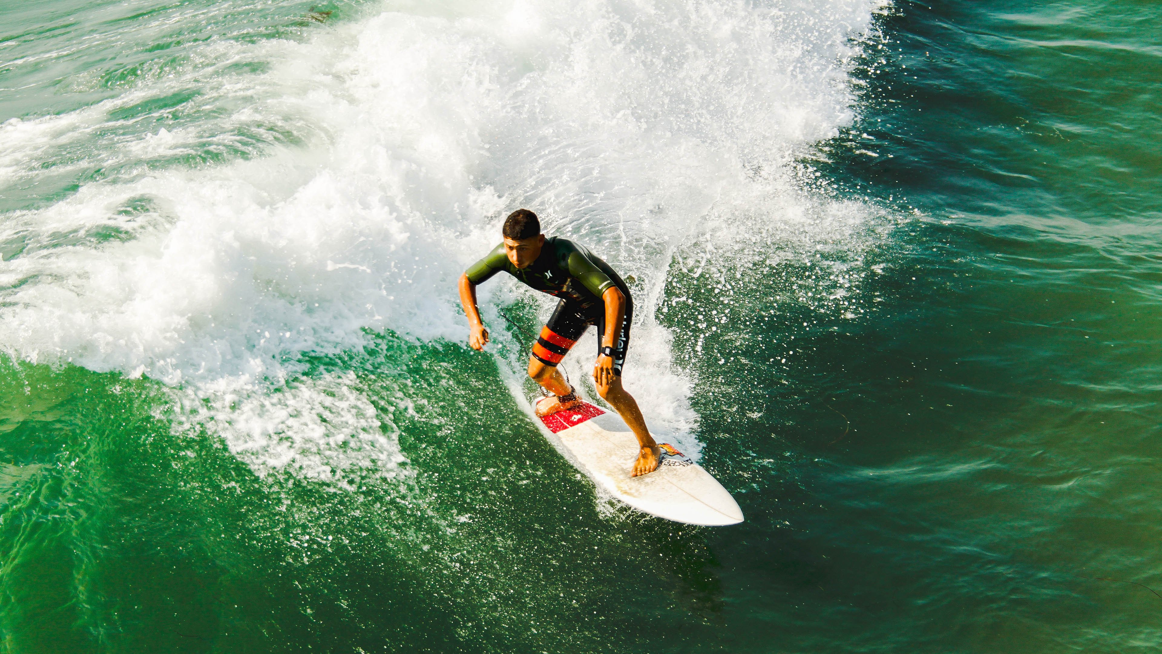 巴雷拉惊艳四座，曼城节奏掌控瑞典，当个体锋芒照亮整体棋局