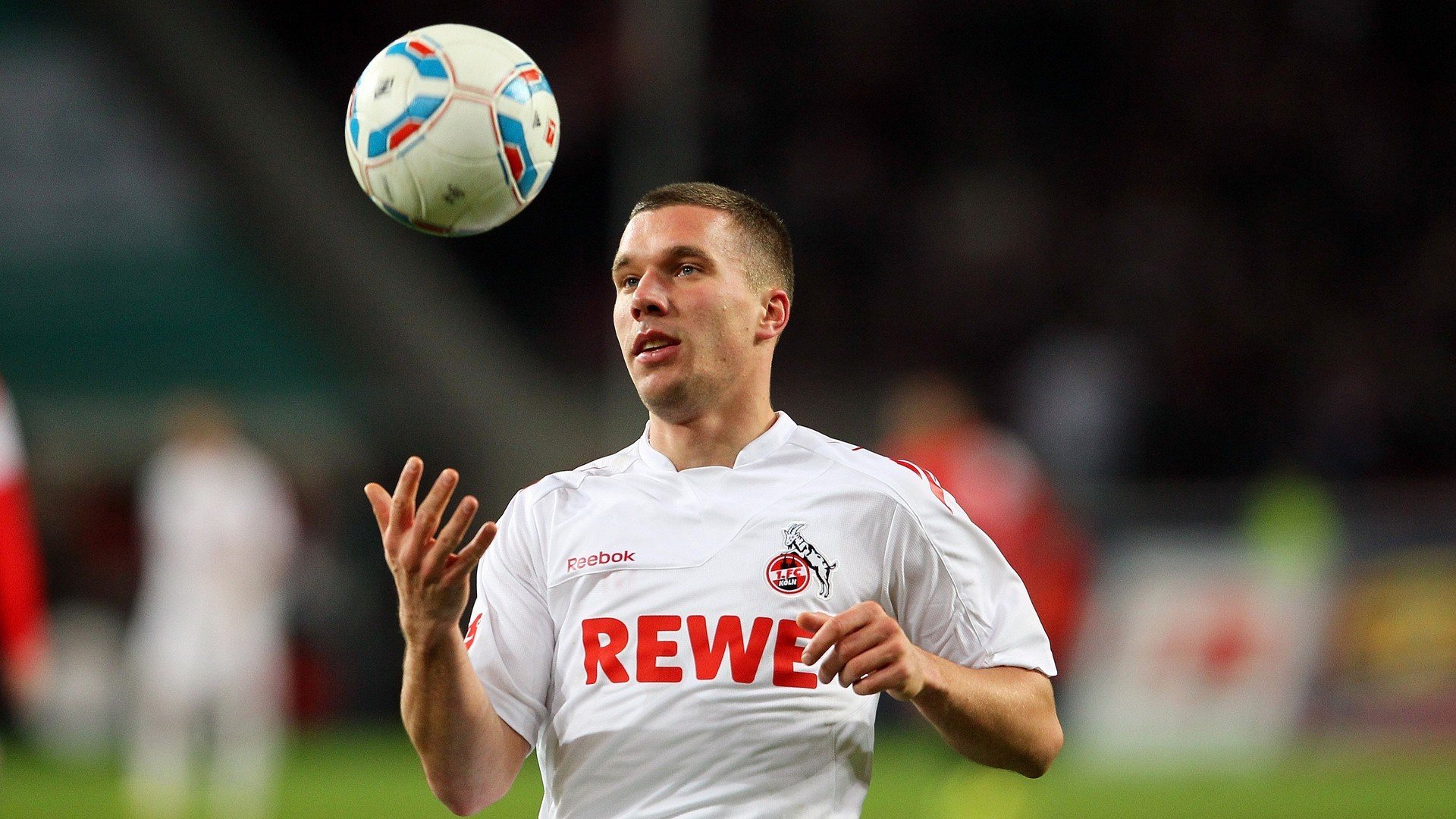 佛罗伦萨对阵中国,当孔德点燃的不仅是赛场